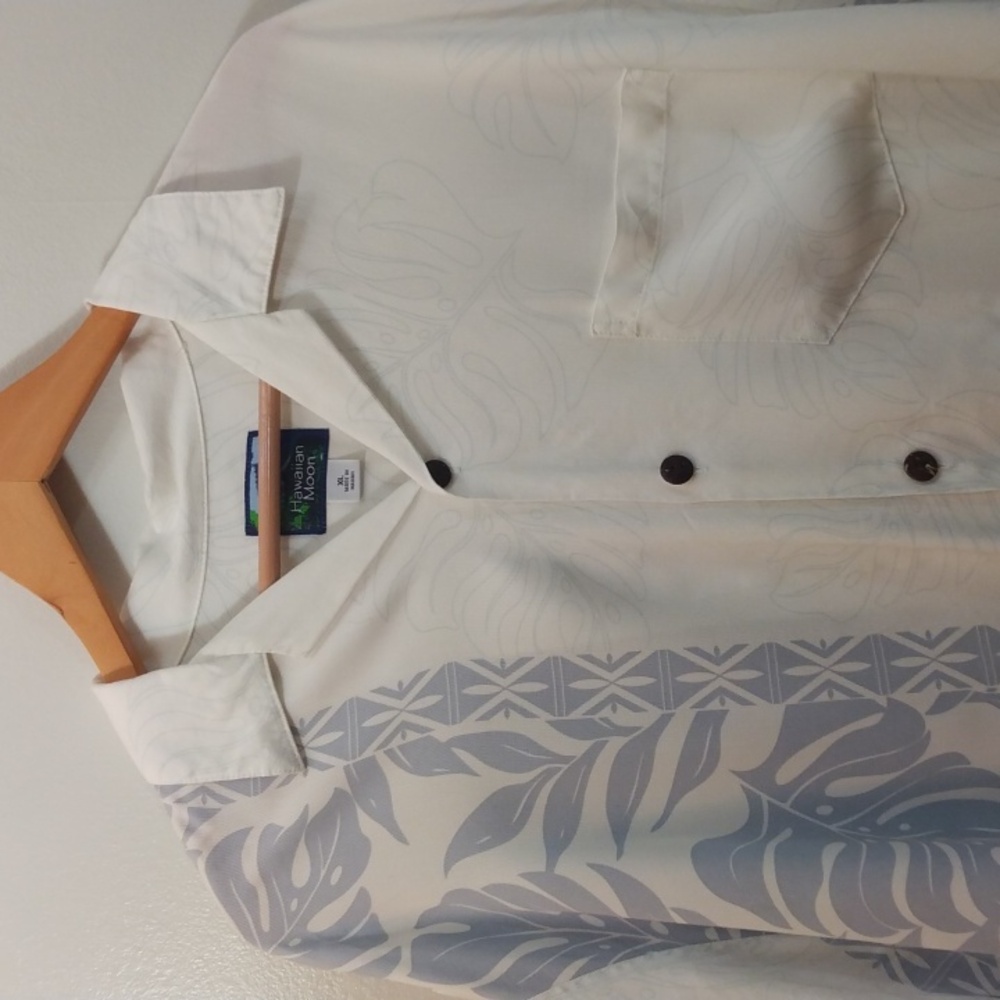 Hawaiian Moon XL White/Light Gray Tropical Print Rayon Shirt (Made in Hawaii)